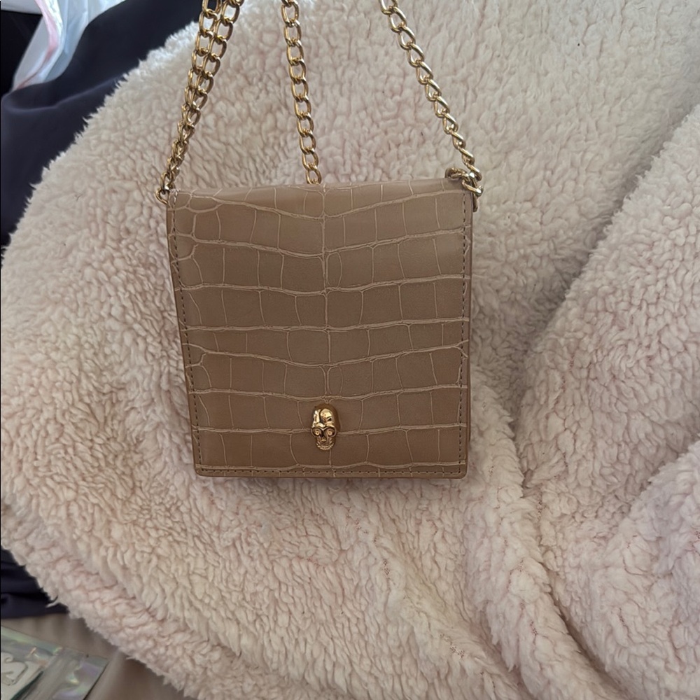Tan Croc-Embossed Chain Shoulder Bag with Skull